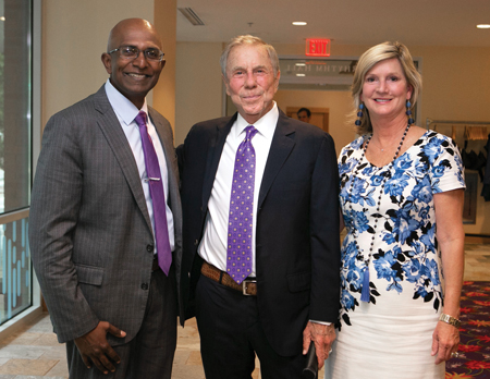 dr. Vigneshwar Kasirajan과 David and Christine Cottrell
