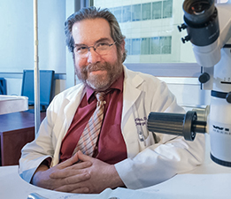 마틴 맨기노 박사.