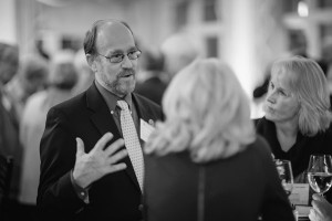 DR. 케네스 엘렌보겐